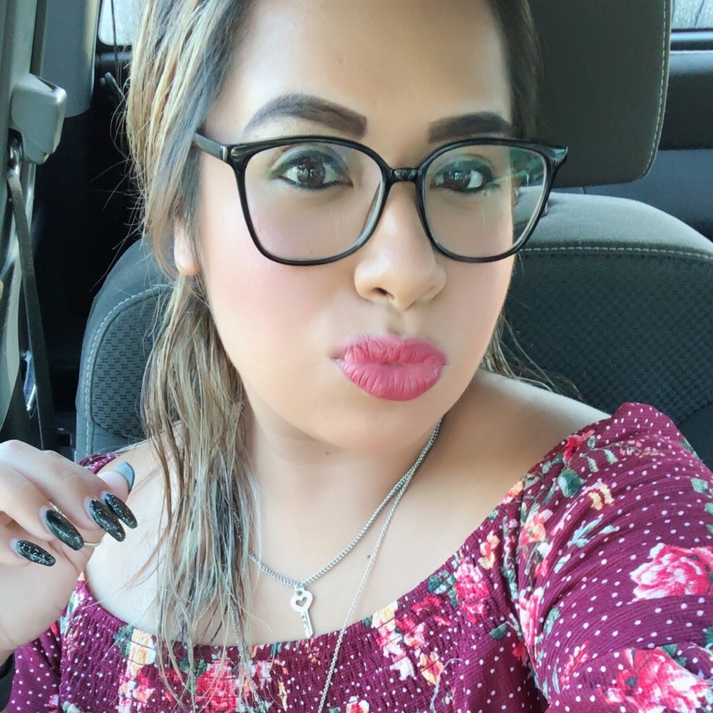 Meet your Posher, Emely